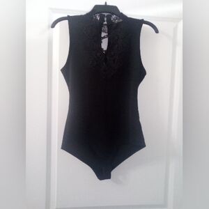 Chic Black Sleeveless Bodysuit With Knit Design & Keyhole Neck Size Large